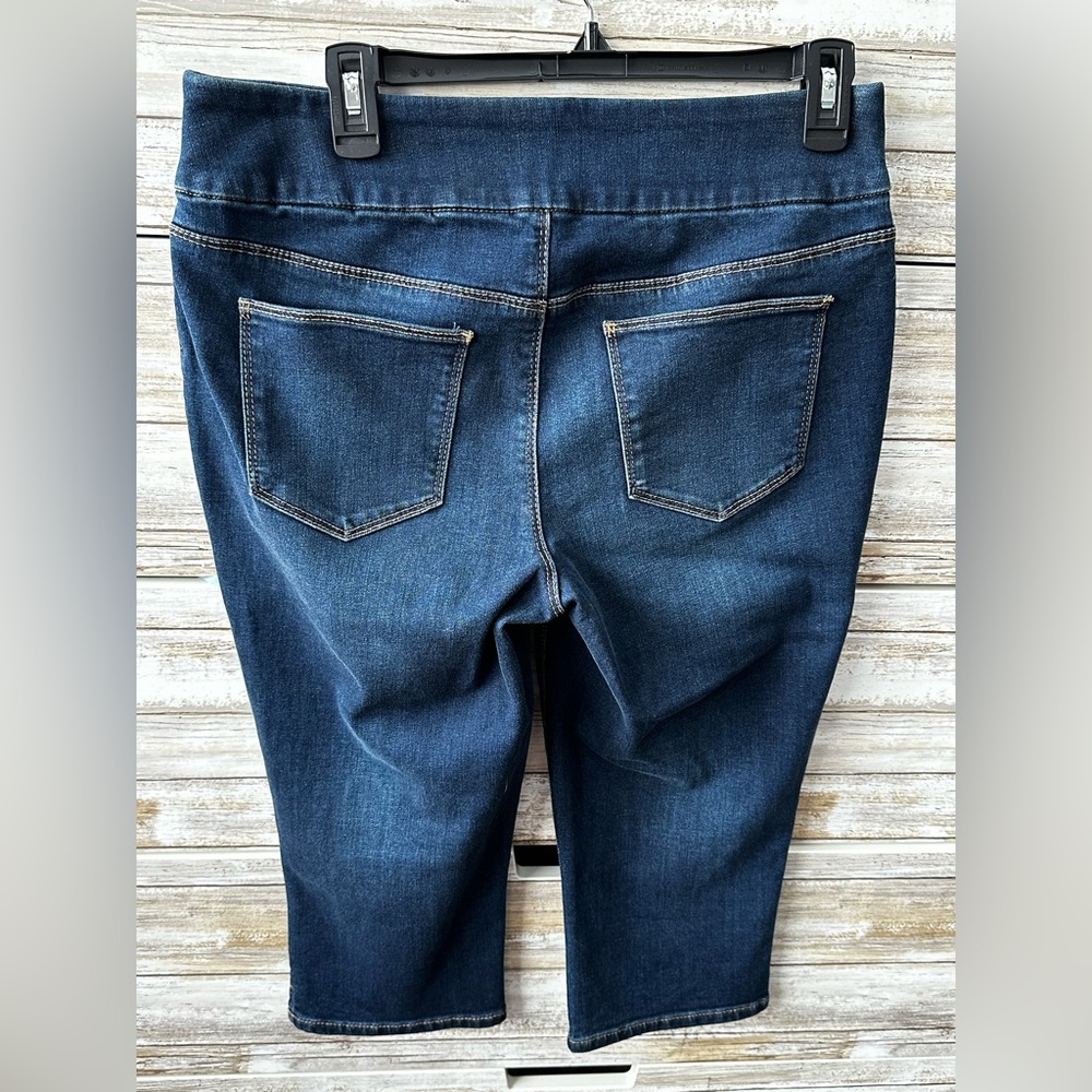 👖 Chico’s Slim Leg Capri Jeans Size 0.5 (US 6) Stretch Denim